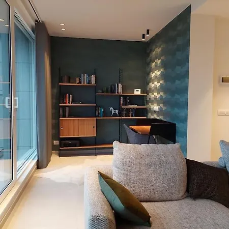 Prachtig App Met Schitterend Zicht Op Het Park Apartamento